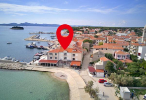 Beachfront Apartment - Janice Beach Pakoštane